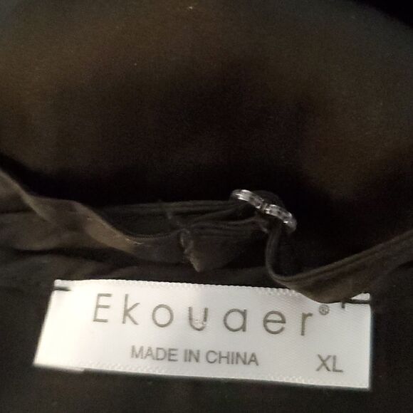 Ekouaer Black Silky Camisole Top - Picture 6 of 6